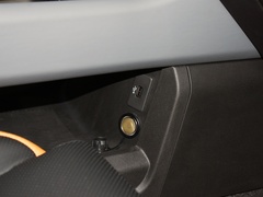 2024款 2.0T 城市猎人版 侠客型