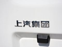 2024款 Pro 2.0T手动长轴中顶7座 