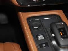 2024款 2.0T 四驱卓越版