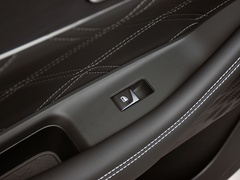 2024款 2.0T 两驱全球行版