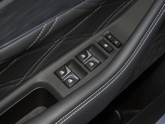 2024款 2.0T 两驱全球行版