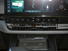 2024款 2.0T 两驱全球行版