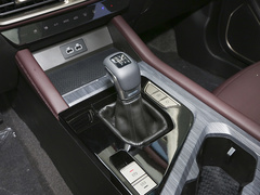 2024款 1.5T 手动洋房 5座 