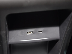 2023款 1.6T 两驱都市版豪华型