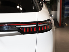 2023款 2.0T 自动两驱尊贵版 7座