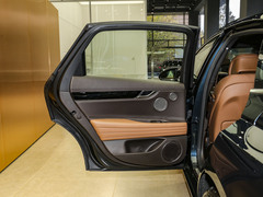 2024款 2.5T 后驱豪华版