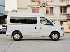 2024款 傲运通PRO 2.0T AMT 短轴中顶  56座 