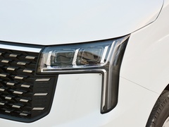 2024款 傲运通PRO 2.0T AMT 短轴中顶  56座 