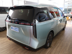 2024款 605km 高山加长续航版 六座