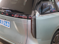 2024款 605km 高山加长续航版 六座