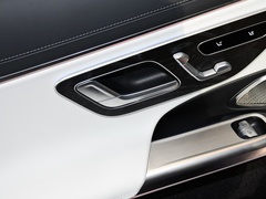 2024款 E 300 L 豪华型