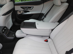 2024款 E 300 L 尊贵运动型