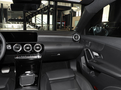 2024款 CLA 260 4MATIC 猎跑车