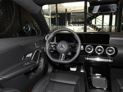 2024款 CLA 260 4MATIC 猎跑车