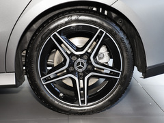 2024款 CLA 260 4MATIC 猎跑车