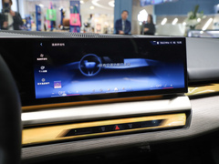 2024款 eDrive 35L 尊享型 豪华套装