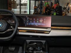 2024款 eDrive 35L 尊享型 豪华套装