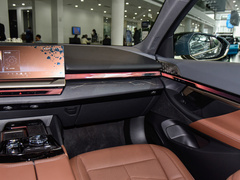 2024款 eDrive 35L 尊享型 豪华套装