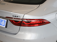 2024款 2.0T P250 两驱尊享豪华版