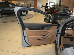 2024款 2.0T P250 两驱尊享豪华版