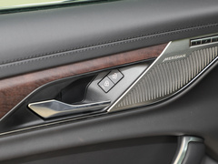 2024款 2.0T P250 两驱尊享豪华版