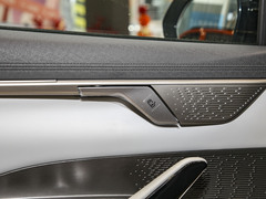 2023款 2.0T 自动臻享版