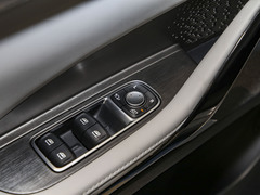 2023款 2.0T 自动臻享版