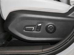 2023款 2.0T 自动臻享版