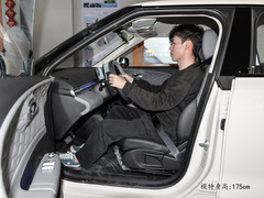 2024款 330 Plus