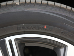 2024款 1.5T 自动尊崇型 7座