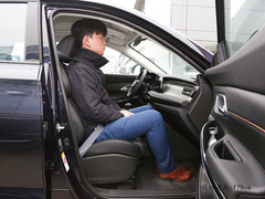 2024款 1.5T 自动尊崇型 7座