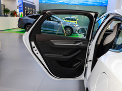 2024款 荣耀版 DM-i 120KM 尊贵型