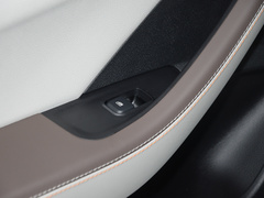 2024款 荣耀版 EV 420KM超越型