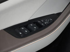 2024款 荣耀版 EV 420KM超越型