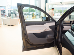 2024款 75kWh 行政版