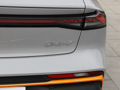 2024款 1.5T 尊贵运动型