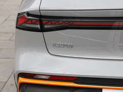 2024款 1.5T 尊贵运动型