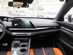 2024款 1.5T 尊贵运动型
