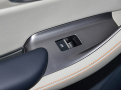 2024款 荣耀版 EV 520km 豪华型