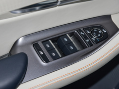 2024款 荣耀版 EV 520km 豪华型