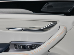 2024款 荣耀版 EV 520km 豪华型
