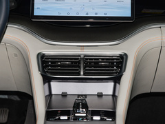 2024款 荣耀版 EV 520km 豪华型