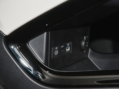 2024款 荣耀版 EV 520km 豪华型