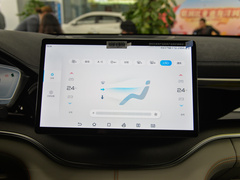 2024款 荣耀版 EV 520km 豪华型