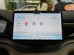 2024款 荣耀版 EV 520km 豪华型