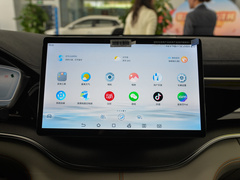 2024款 荣耀版 EV 520km 豪华型
