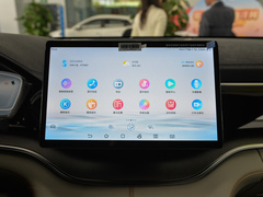 2024款 荣耀版 EV 520km 豪华型
