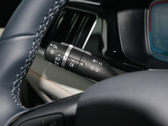 2024款 荣耀版 EV 520km 豪华型