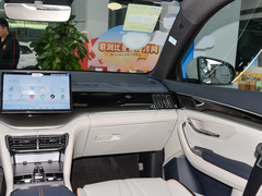2024款 荣耀版 EV 520km 豪华型