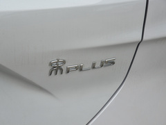 2024款 荣耀版 EV 520km 尊贵型